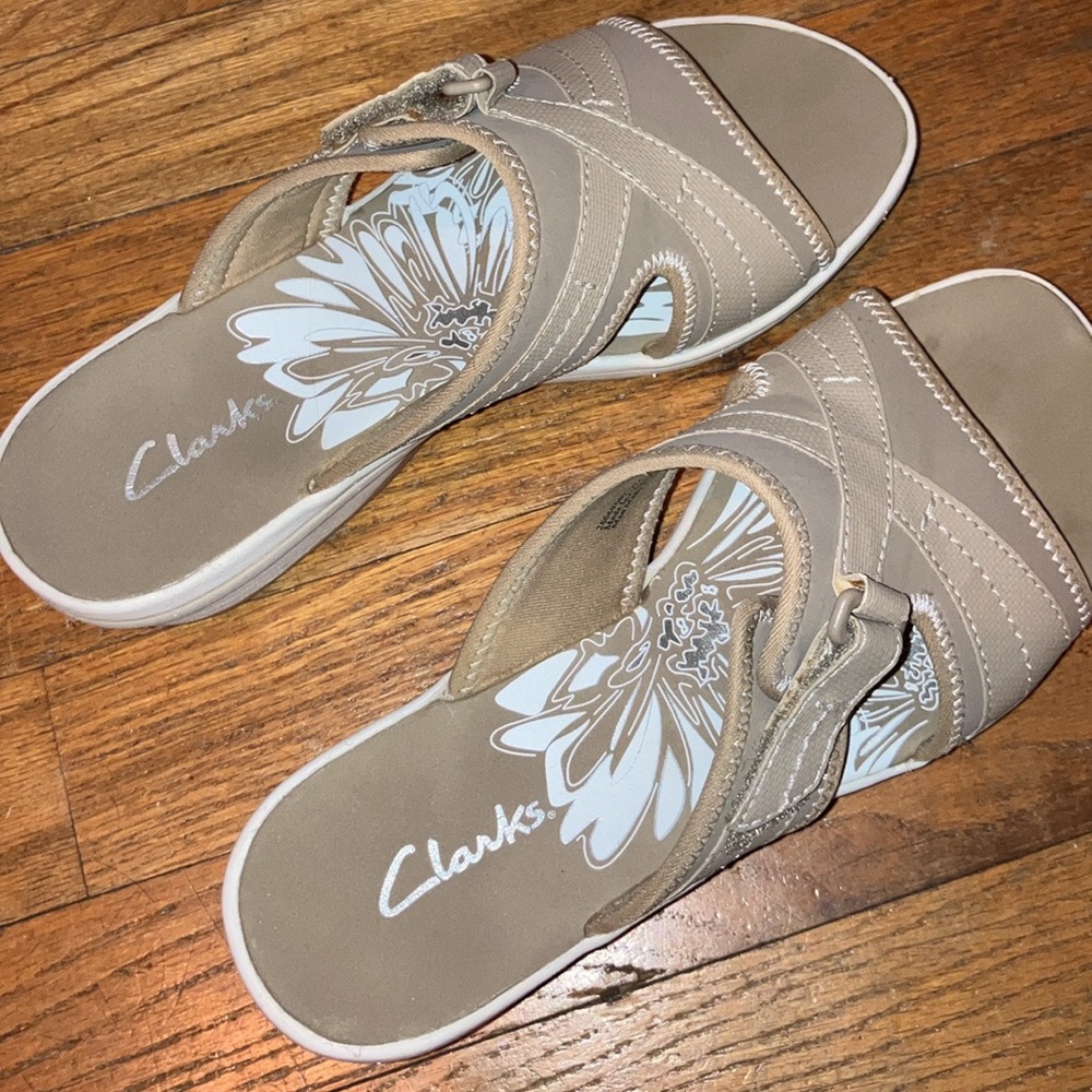 Clarks Sandlas